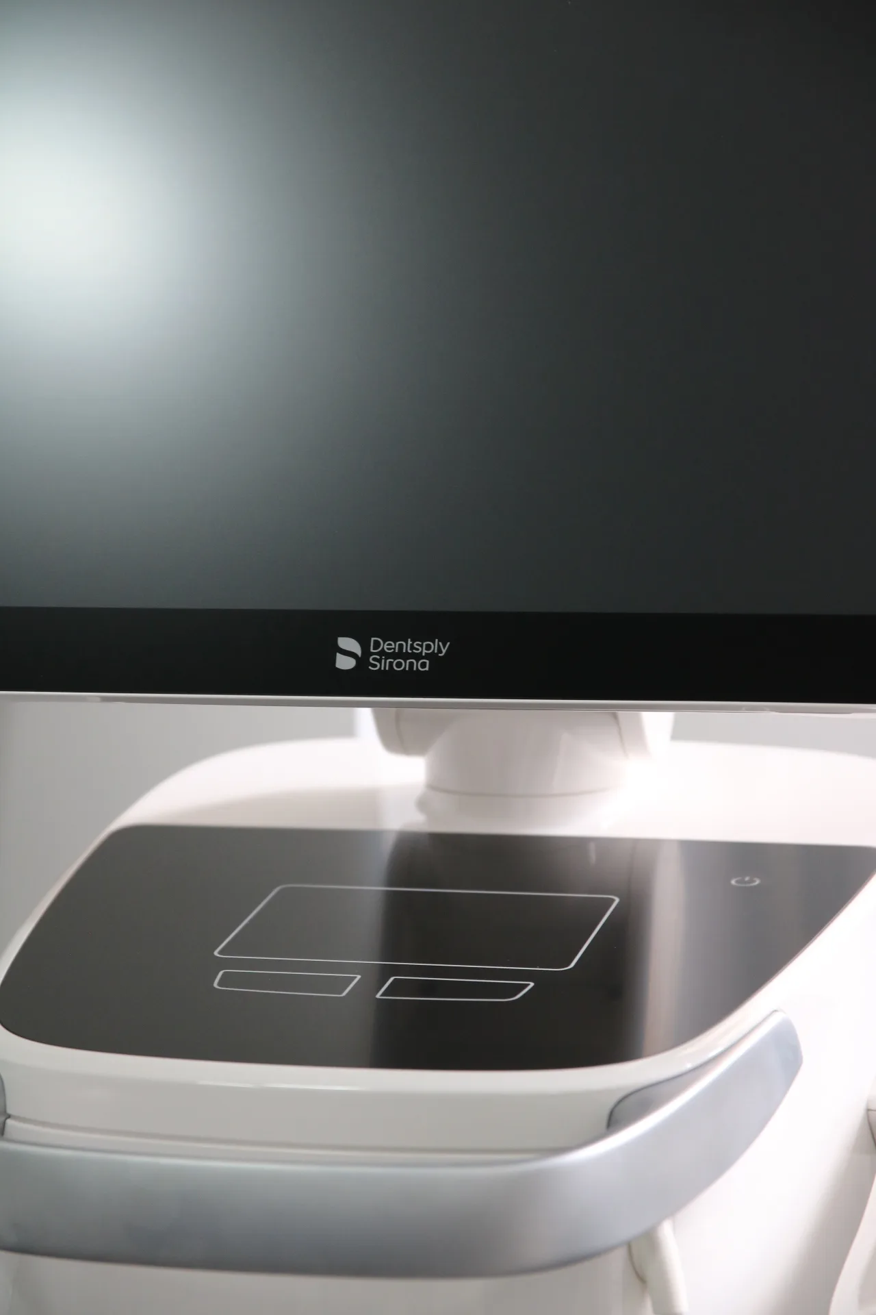 Sistema CEREC de diseño digital para carillas dentales en PerioMax Alicante